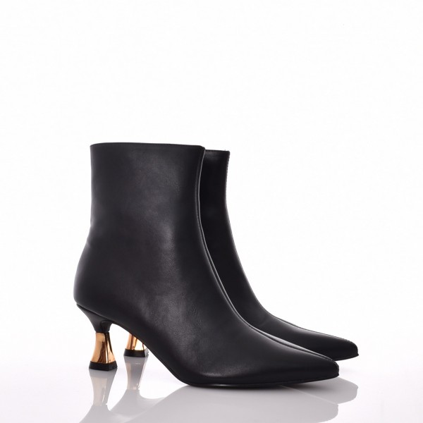 NEGRO BOOTS WITH GOLD DETAILS